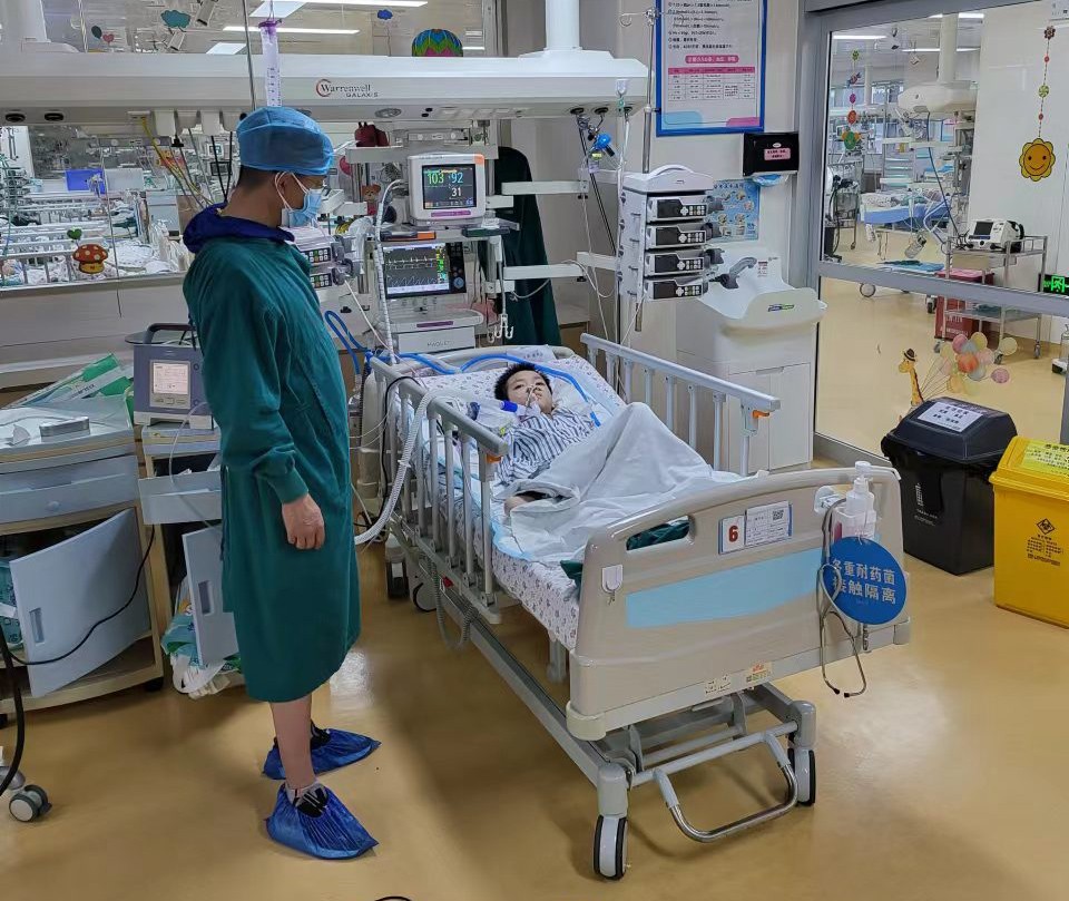 遂宁跨省救护车出租公司